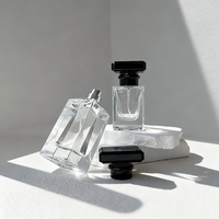 Flacons de parfum carrés en verre transparent personnalisables de haute qualité, best-sellers, avec pulvérisateur, joint d'étanchéité et diffuseur à bâtonnets