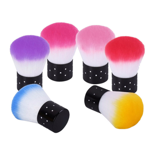 Brosse douce pour la poussière des ongles, 1 pièce, six couleurs, outil de nettoyage pour le gel UV acrylique et le nail art - Product Image 1