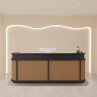 Comptoir de réception personnalisé de luxe léger, finition laquée brillante, pour consultation d'entreprise, salon de beauté, salon de manucure, très populaire