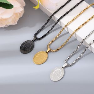 Collier avec pendentif ovale gravé de l'archange Michel plaqué or 18 carats, imperméable, de la marque Dina Fashion, pour homme - Product Image 1
