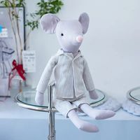 Jouet en peluche mignon personnalisé nouveau costume souris poupée super mignon zodiaque poupée souris mascotte cadeau d'anniversaire femme