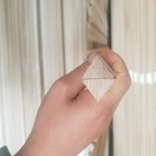Striscia di smusso di profilo del triangolo per la costruzione
