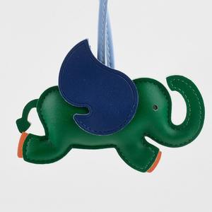 Porte-clés en cuir PU élégant vintage en forme d'éléphant, mignon, personnalisé, animal miniature, charme en cuir de luxe pour femmes - Product Image 5