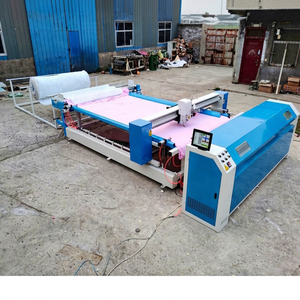 เครื่องเย็บผ้านวมคอมพิวเตอร์ YIZE แบบเข็มเดี่ยว สำหรับเย็บผ้าห่มและผ้าปูที่นอน พร้อมระบบตัดผ้าแบบต่อเนื่อง - Product Image 1