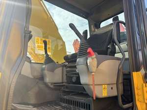 Komatsu เครื่องขุดดิน PC300รถตักดินเครื่องยนต์ไฮดรอลิกมอเตอร์มือสองตลับลูกปืนปั๊มเกียร์95% ใหม่ - Product Image 4