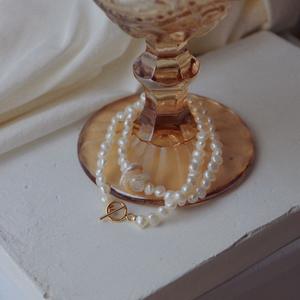 สร้อยข้อมือไข่มุกน้ำจืดทรงบาร็อคธรรมชาติ ดีไซน์หัวเข็มขัดแบบ OT พร้อมจี้ตกแต่งสวยงาม - Product Image 2