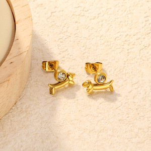 Pendientes de Perro Salchicha Chapados en Oro de 18k con Forma de Animal y Cristales Engastados, Joyería de Regalo, Diseño Sencillo y Moderno - Product Image 4