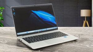 Bon prix pour un <span class=keywords><strong>ordinateur</strong></span> portable HPE <span class=keywords><strong>EliteBook</strong></span> 640 G11 |   U7-155U-16GB Ram-1TB SSD-FHD 1920*1200-Dos - Product Image 4