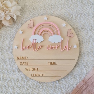 Panneau d'annonce fait à la main pour nouveau-né "Hello World" Panneau en bois pour bébé - Product Image 3
