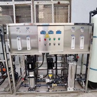 Échangeurs d'ions anioniques cationiques 1000l. Le système de traitement de l'eau + EDI 500L par heure font le savon liquide détergent et le liquide de refroidissement de l'eau
