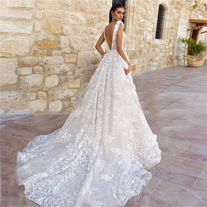 V-Neck Halter A-Line Wedding Dress <b>White</b> <b>Lace</b> Long Train Backless Bridal Gown European Style - Product Image 2