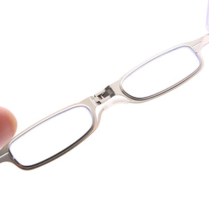 Gafas de lectura plegables para mujer, ligeras, con marco de plástico y metal, protección contra la luz azul, portátiles, con cordón, origen Taizhou - Product Image 6