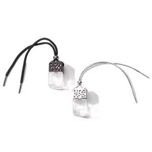 Venta caliente vacío 10ml coche colgando botellas de Perfume/soporte de botella de perfume para botella de Perfume de coche difusor de coche <span class=keywords><strong>Clip</strong></span> de ventilación - Product Image 1