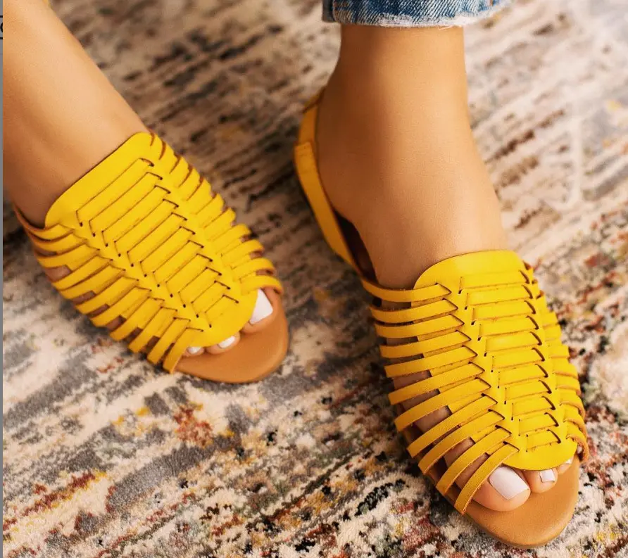 Sandálias femininas verão 2021, novas sandálias europeias e americanas de fundo plano tecido à mão e chinelos