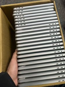 MacBook Pro 2020 ขนาด 13 นิ้ว สภาพ 95% รุ่น A2338 ชิป M1 แรม 16GB + SSD 256GB  หน้าจอสัมผัส 13.3 นิ้ว พร้อม Touch Bar มีสินค้าในสต็อก สำหรับแล็ปท็อปมือสองหรือแบบ Refurbished - Product Image 2