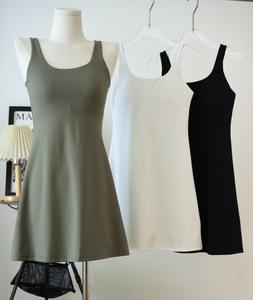 มินิเดรสฟิตเนสแขนกุดสำหรับผู้หญิงพร้อมฟองน้ำเสริมบราในตัว & ดีไซน์เพื่อความฟิตป้องกันความใส - Product Image 1