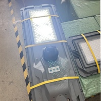 Lampu Jalan Tenaga Surya CCTV ABS Anti-UV Tahan Lama 1200W Terintegrasi untuk Keamanan di Iklim Afrika yang Panas