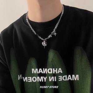 Collar de acero de titanio de estilo callejero de lujo para hombre, cadena de cuentas con diseño de luna y estrella de zafiro negro para ocasiones de fiesta - Product Image 2