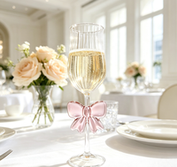 Verre à vin rose à nœud papillon, gobelet en borosilicate à nervures verticales, verrerie à cocktail, décoration de table pour mariage et bar