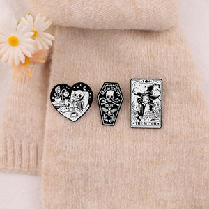 Sming Pins <span class=keywords><strong>bruja</strong></span> esmalte Pin esqueleto gato videojuego solapa insignia aleación Mori broche personalizado ropa mochila Accesorios - Product Image 2