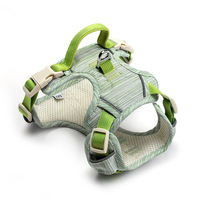 Harnais tactique réfléchissant et imperméable pour chien, personnalisable OEM, en polyester respirant, réglable, anti-traction, avec poignée souple