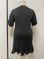 Robe noire décontractée à manches courtes et col rond avec mini volants pour femmes grandes tailles XL-4XL, coupe ajustée, idéale pour l'été