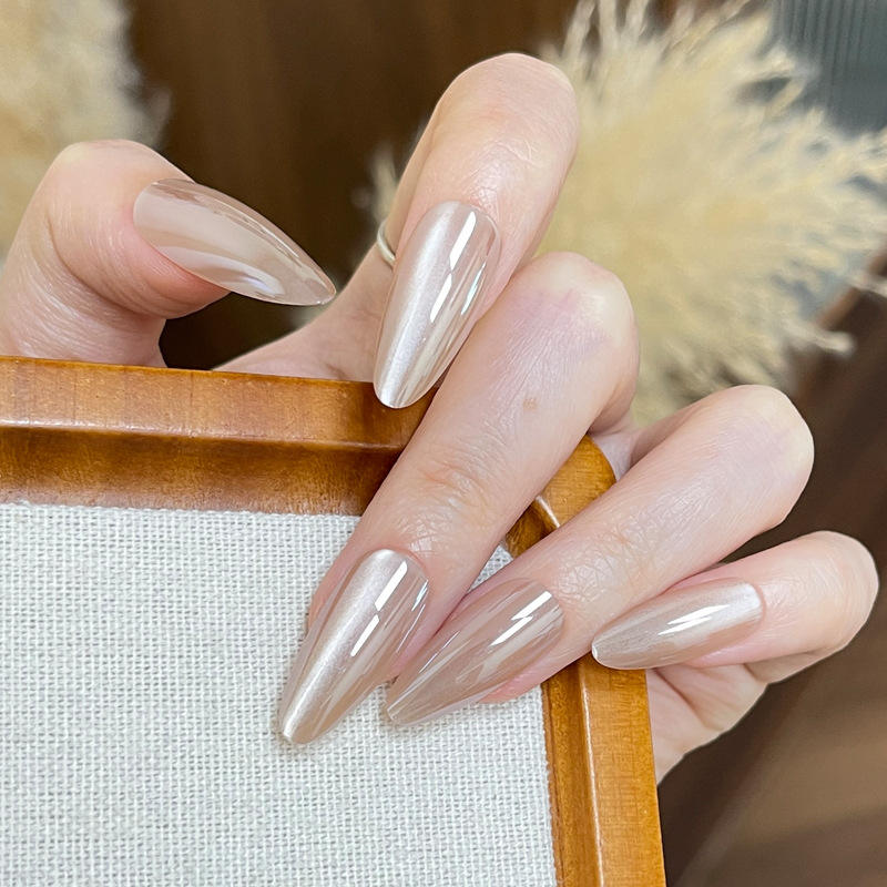 BZ1942ตาแมวมอลโตส