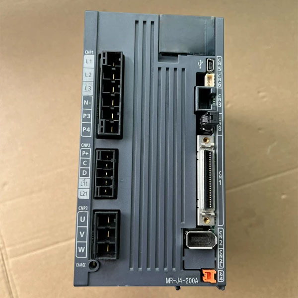 AC Servo Amplifier MR-J2S-70A MR-J2S-10A MR-J2S-20A MR-J2S-60A 750W W 600W for CNC Machine Industrial Automation System