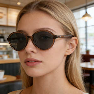 Gafas de Sol Polarizadas Ovaladas para Mujer Bolon, Lentes TAC con Protección UV400, Marco de Metal y Plástico, Clase 2, Modelo KS-3935, Color Negro - Product Image 4