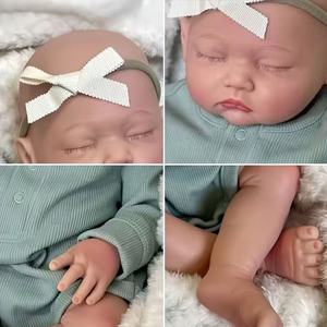 Poupée Reborn en silicone réaliste de 45 cm, bébé fille, tenue de nuit verte, pour jeux de rôle - Product Image 5