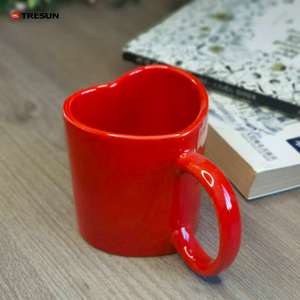 แก้วเซรามิกคู่รักสีแดงแบบกำหนดเองสำหรับวันวาเลนไทน์ ของชำร่วยงานแต่งงาน ของขวัญงานเลี้ยง พร้อมการปรับแต่งสไตล์ 'Ins' - Product Image 5