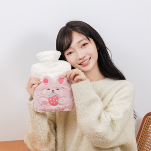 Bouteille d'eau chaude en peluche en forme de U, mignonne et douce, pour étudiants, facile à nettoyer - Product Image 2