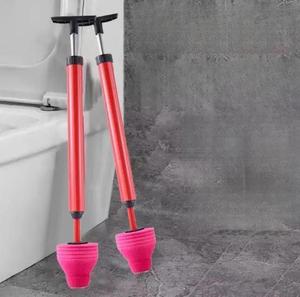 Desatascador de inodoro profesional de alta presión con copa de goma rosa y cilindro rojo para una limpieza eficiente del drenaje - Product Image 5