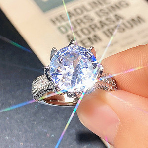 Anello Nuziale Grande Stile Pietra, Elegante Anello da Dito per Donna - Product Image 1