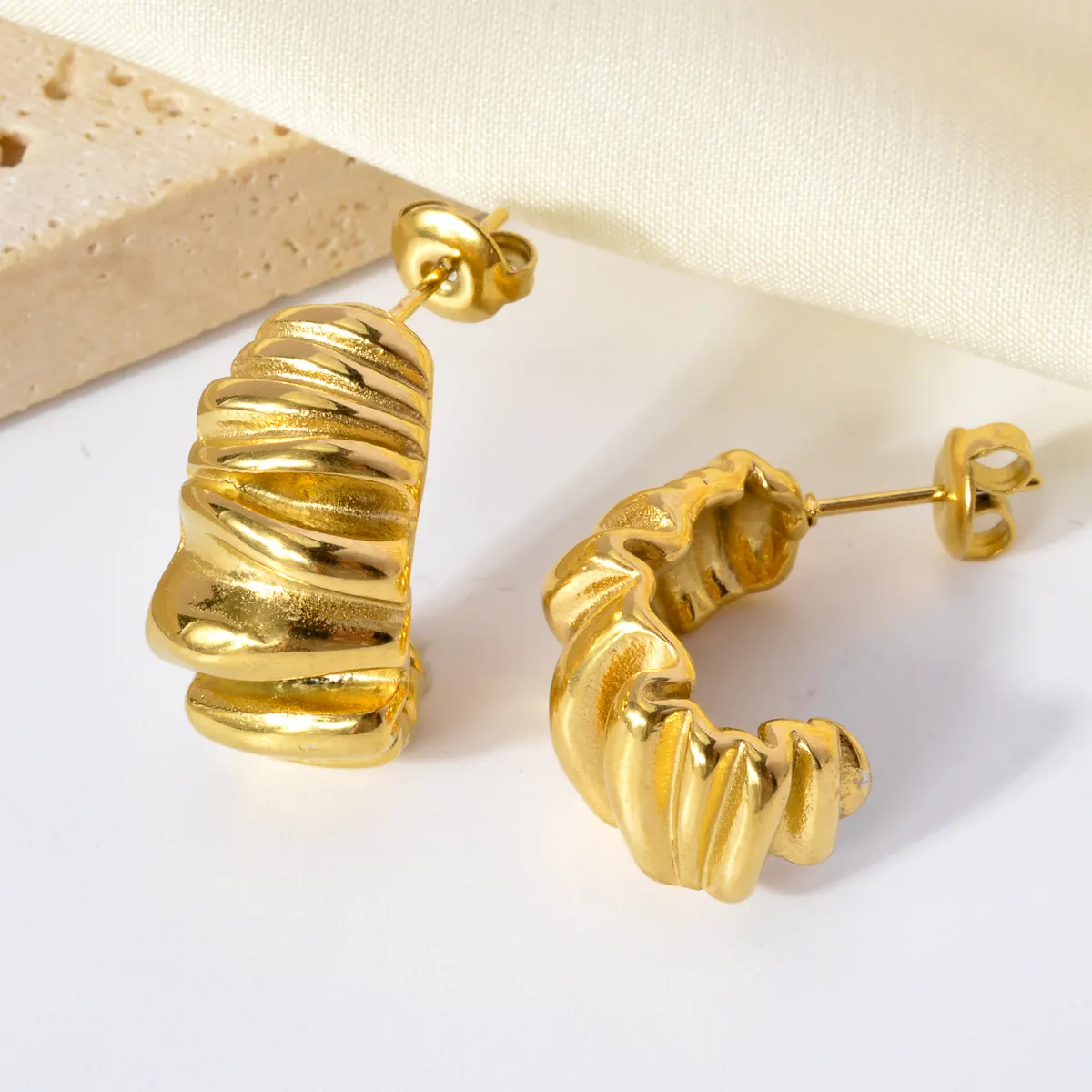 Wholesale bulk custom hypoallergenic waterproof gold plated stainless steel women Luxury fashion jewelry hoop earrings