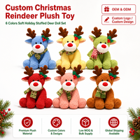 Peluche de renne de Noël multicolore avec nez rouge et écharpe holly, poupée en peluche assise, OEM ODM, vente en gros personnalisée