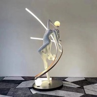Lampe de sol LED sculpturale d'art moderne, statue abstraite dansante, personnalisation pour hall d'hôtel et projets de villas