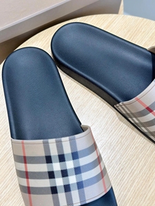 Chaussons plats pour femmes de luxe originaux de haute qualité, adaptés à un usage intérieur et extérieur, sandales tendance de marque de plage - Product Image 2