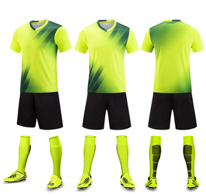 Nuevo Conjunto de Uniforme de Fútbol Personalizado con el Mejor Precio, Camiseta de Fútbol Transpirable con Estampado, Cuello en V, Manga Corta, para Verano - Product Image 3