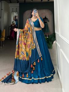 Blusa lisa de seda Chinon de diseñador con encaje Ropa india y pakistaní Incluye Dupatta Lehenga Choli - Product Image 4