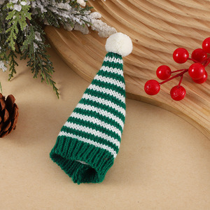 Nouveau produit en stock : Porte-clés de fête en laine avec motif de poupée de Noël en tissu, vêtements de fantaisie de dessin animé, vente en gros - Product Image 3