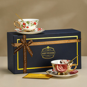 Service à café et thé en porcelaine fine de style européen, blanc et rouge, 220 ml, motif floral imprimé, logo rétro - Product Image 2