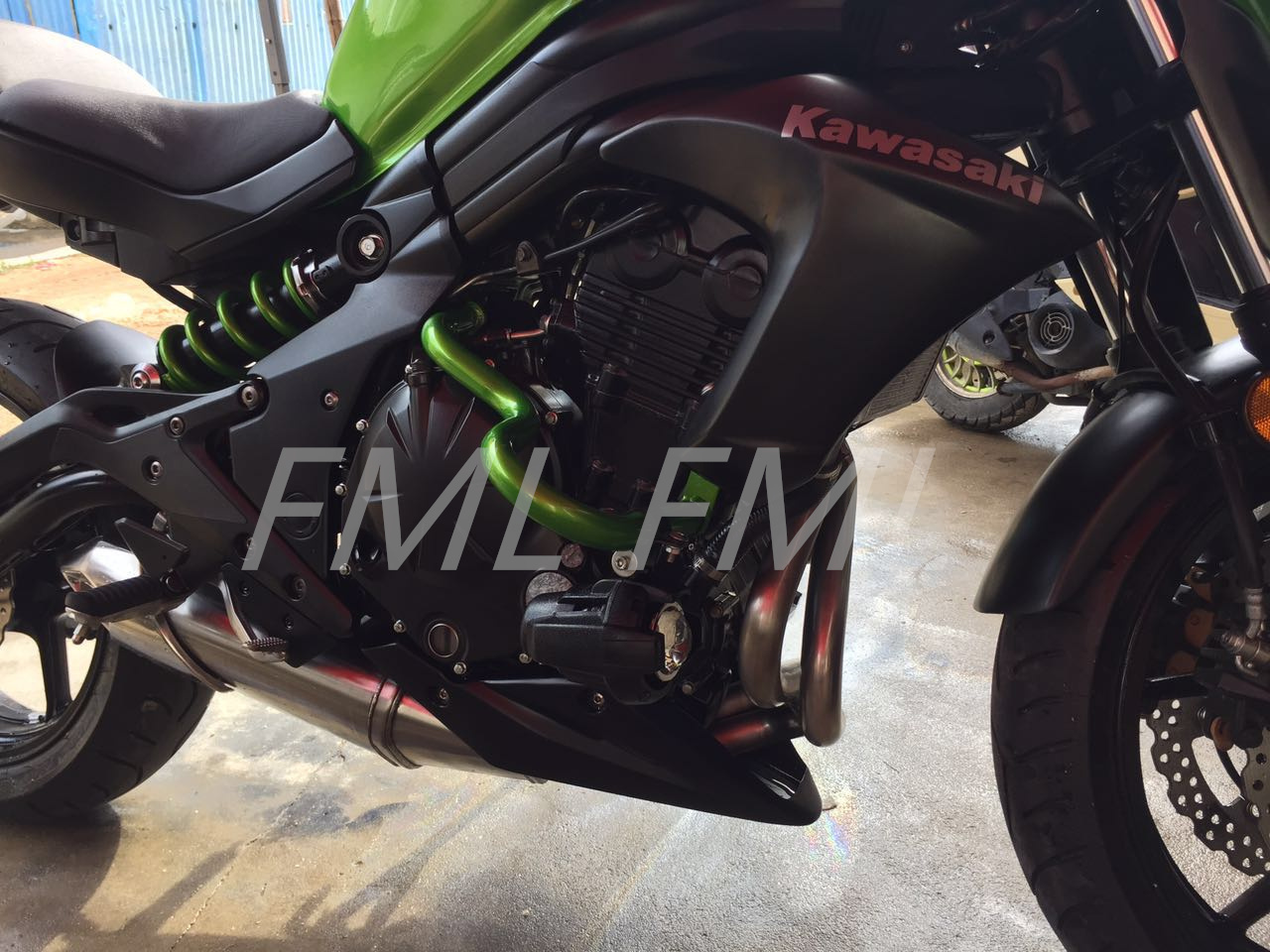 Poignée Arrière (crache) Pour Kawasaki ER6N Phase 2 - Noir - Occasion En Bon état