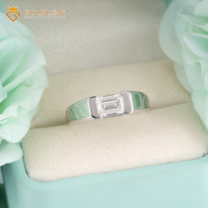 Anillo de Diamante Cultivado en Laboratorio con Corte Esmeralda D VS1 de Oro Fino, Anillo de Boda de Plata de Ley 925, Certificado IGI - Product Image 4
