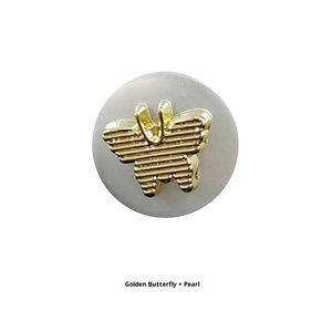 Chemise-<span class=keywords><strong>pull</strong></span> de luxe pour <span class=keywords><strong>femme</strong></span> ERKOUMI avec boutons en alliage de zinc ornés de perles, construction cousue à la main, motif papillon - Product Image 1