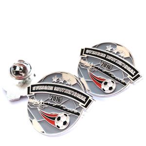 Insignias de PIN de <span class=keywords><strong>collar</strong></span> de diseño personalizado de material de metal de molde existente para evento de fútbol - Product Image 2
