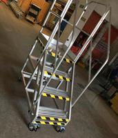 Plataforma Rodante de Aluminio de Alta Resistencia de 2 Escalones, Escalera Móvil para Almacén con Barandilla y Ruedas Bloqueables, Escaleras de Acceso Industriales