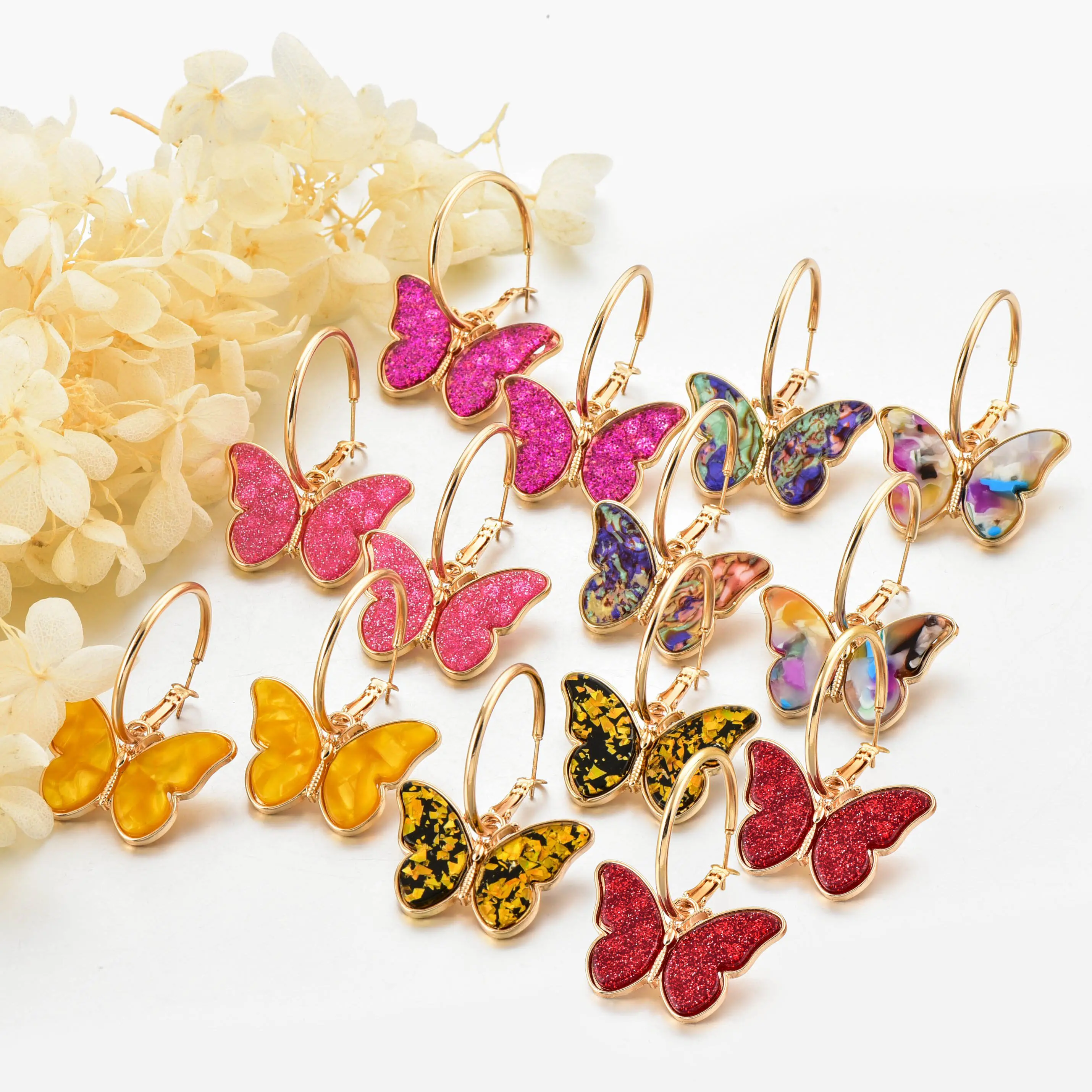 Meilleure vente 2022 boucles d'oreilles papillon colorées plaquées or boucles d'oreilles papillon multicolores douces boucles d'oreilles papillon