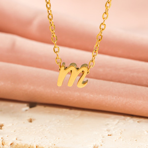 Collier avec pendentif initial miniature de la A à la Z, plaqué or 18 carats, en acier inoxydable, pour femmes, pour fêtes, mariages, anniversaires - Product Image 6