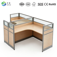 Mobilier de bureau commercial moderne en panneaux mélaminés E0, poste de travail en L pour 2 personnes avec cloison en tissu